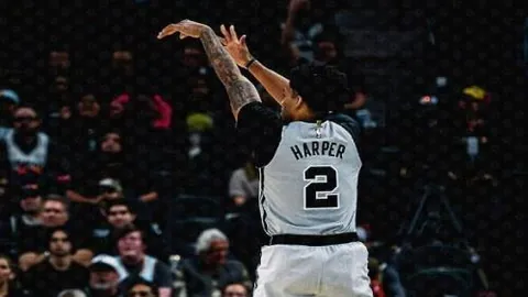 热刺门将17分钟双献礼后离场，赛后发文回顾比赛